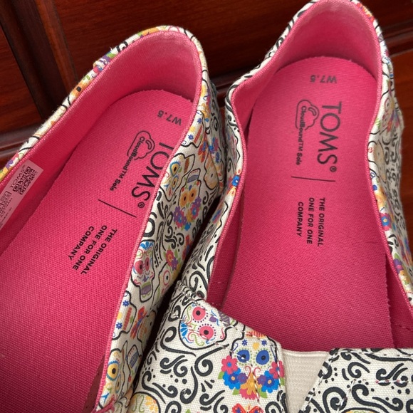 TOMS Day of the Dead Dia de los Muertos Flats 7.5 EUC Glow in the Dark - Picture 4 of 6